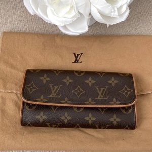 Authentic Louis Vuitton twin pochette